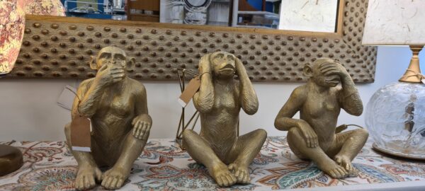 SET 3 FIGURAS RESINA 21X17X25 MONO.